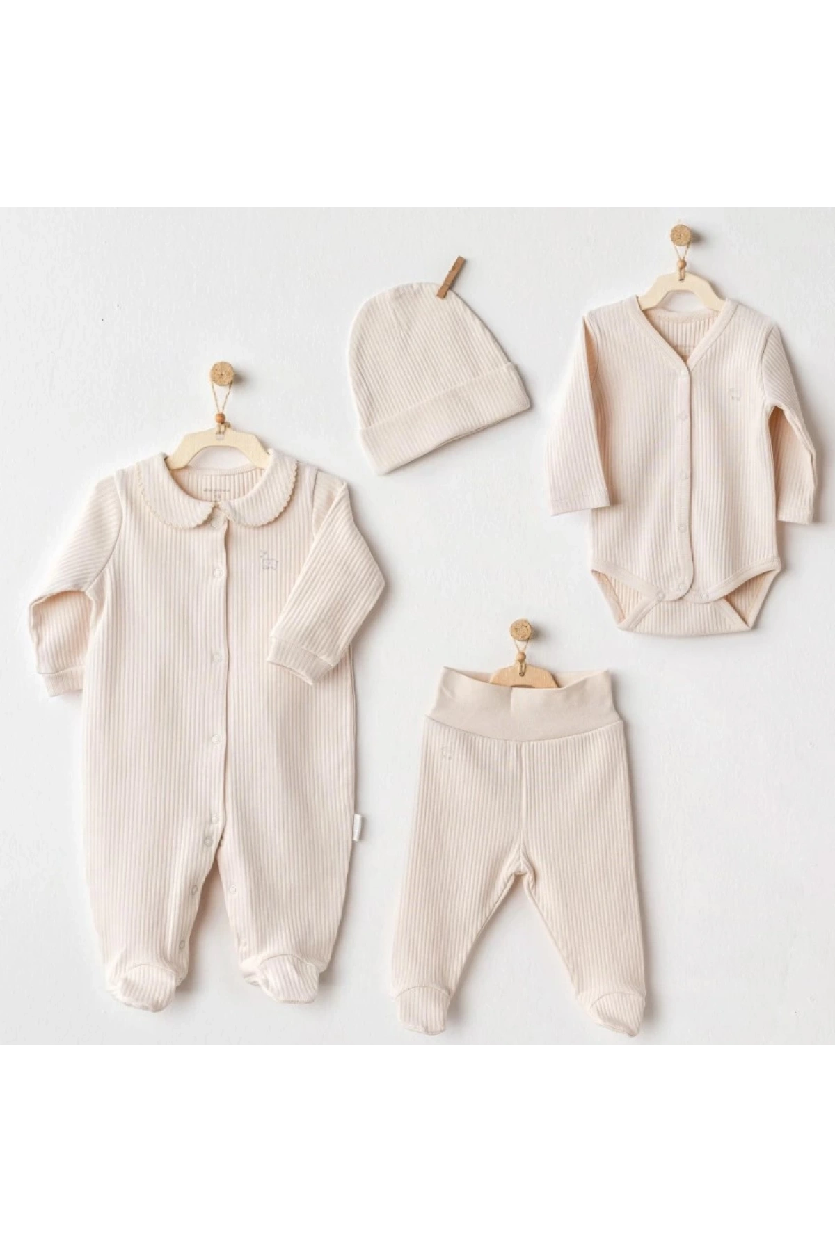 Erkek Bebek 4lü Hastane Çıkışı Seti  Yenidoğan İçin Rahat ve Şık Set