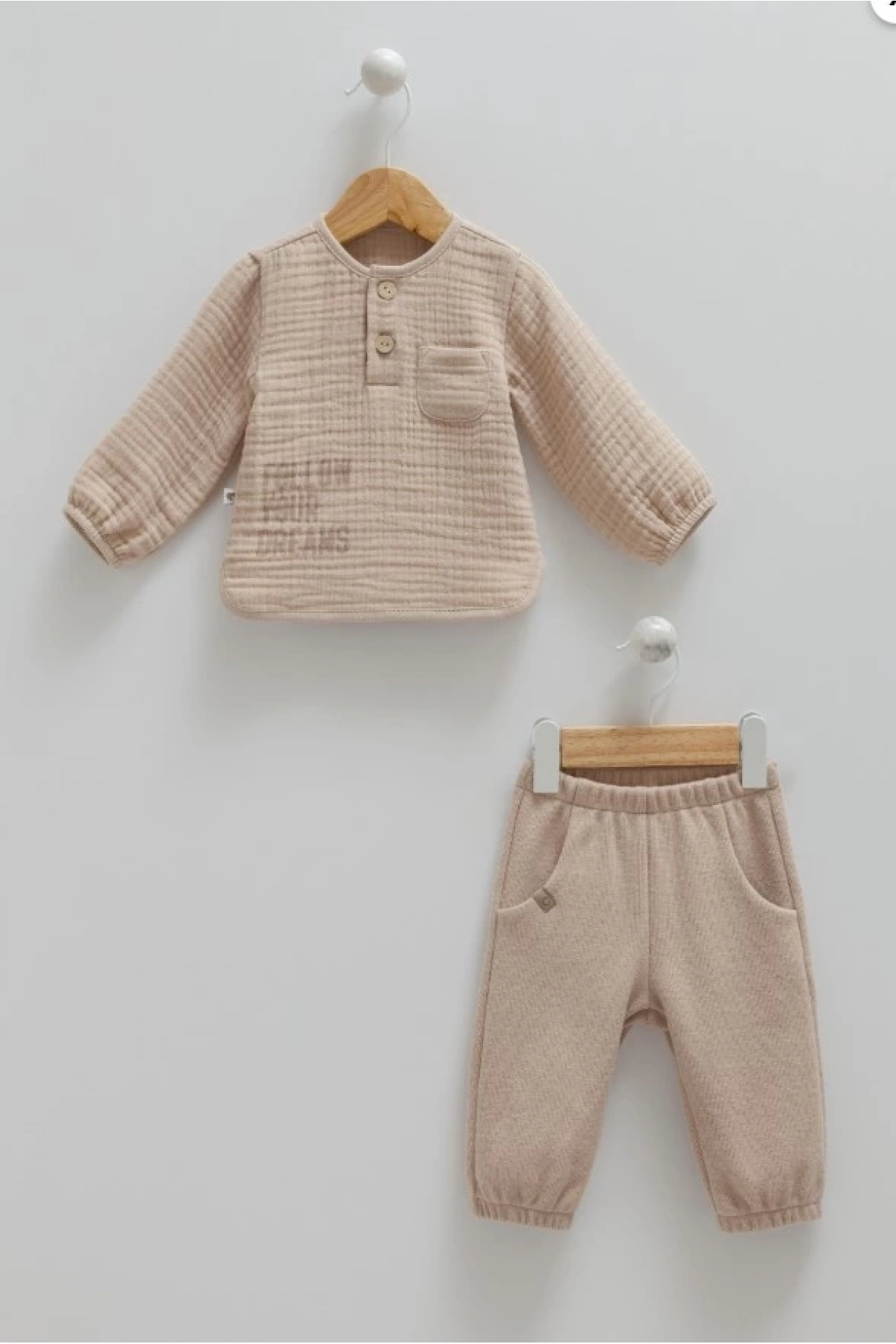 Erkek Bebek Kahverengi İkili Takım – Şık ve Konforlu Bebek Giyim Seti