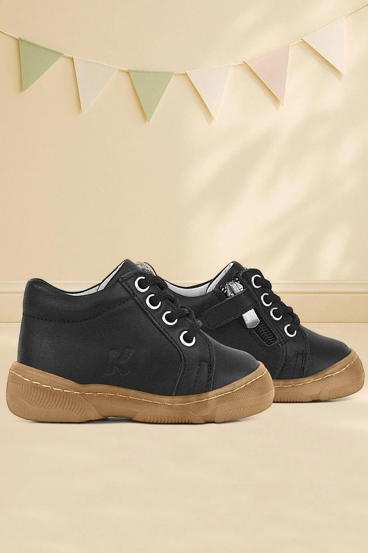 Anatomik Yumuşak Hakiki Deri Fermuarlı Siyah Bebek Bot Ayakkabı