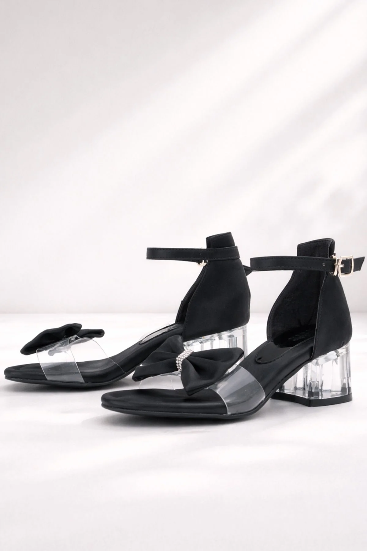 Jessie Siyah Saten Kurdeleli Kız Çocuk Topuklu Ayakkabı