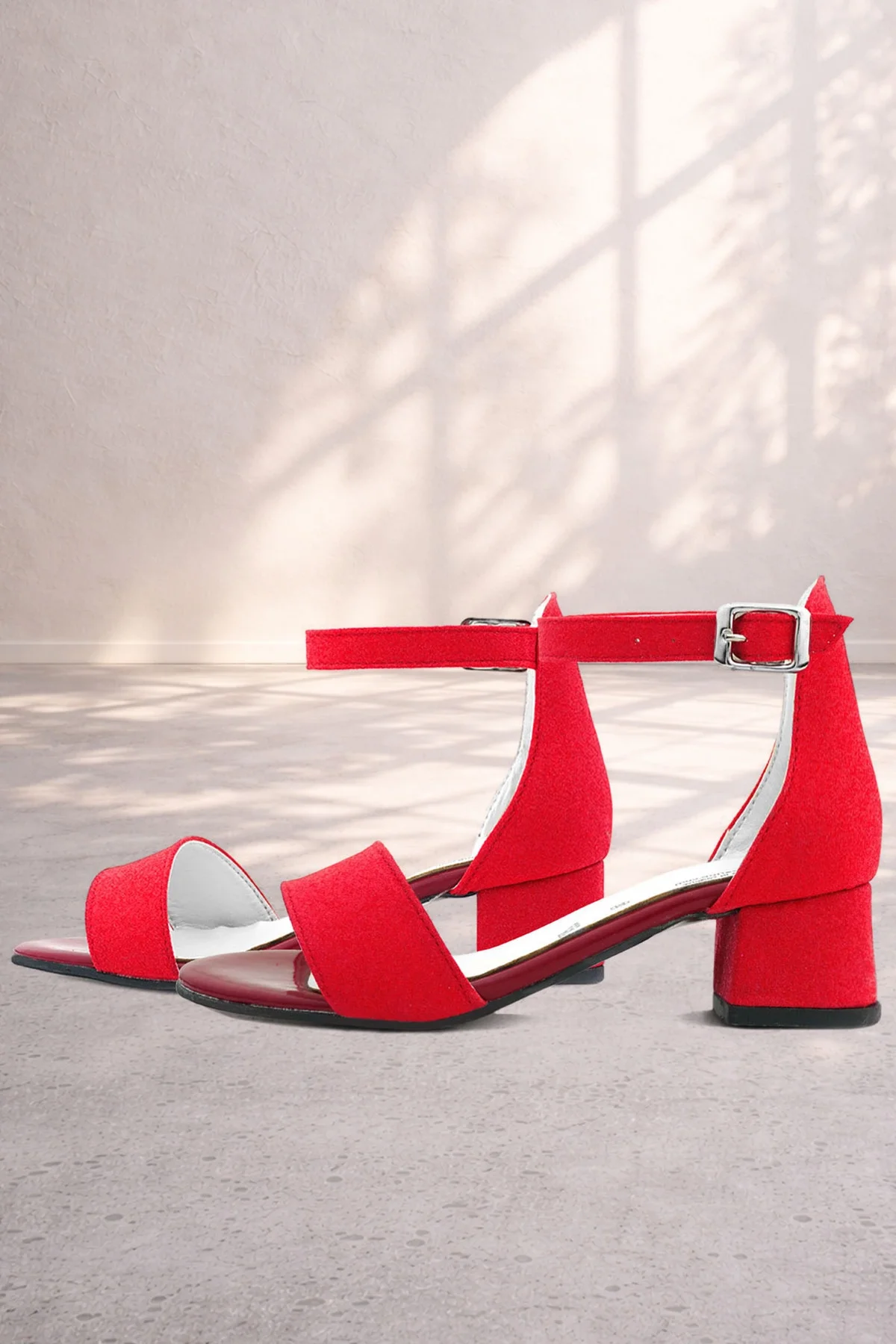 Lilo Simli Kırmızı Tek Bantlı Kız Çocuk Topuklu Abiye Ayakkabı