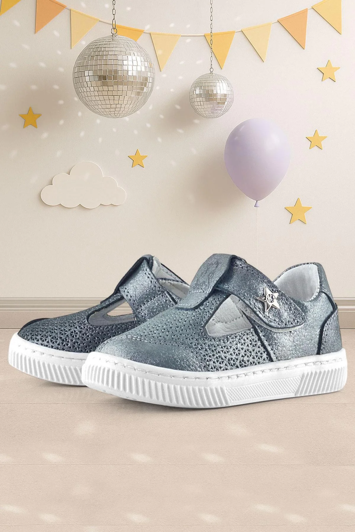 Rakerplus Bheem Hakiki Deri Gümüş Simli Cırtlı Yıldız Detaylı Bebek Sandalet