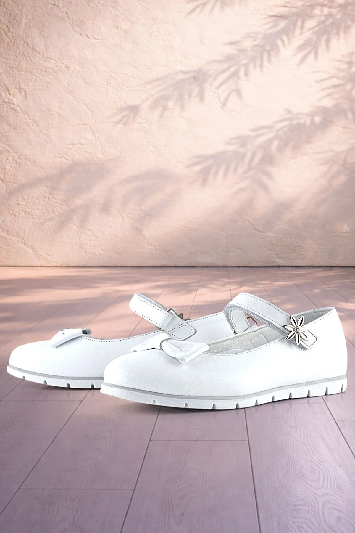 Rakerplus Hakiki Deri Beyaz Cırtlı Çiçek Detaylı Kız Çocuk Babet Ayakkabı