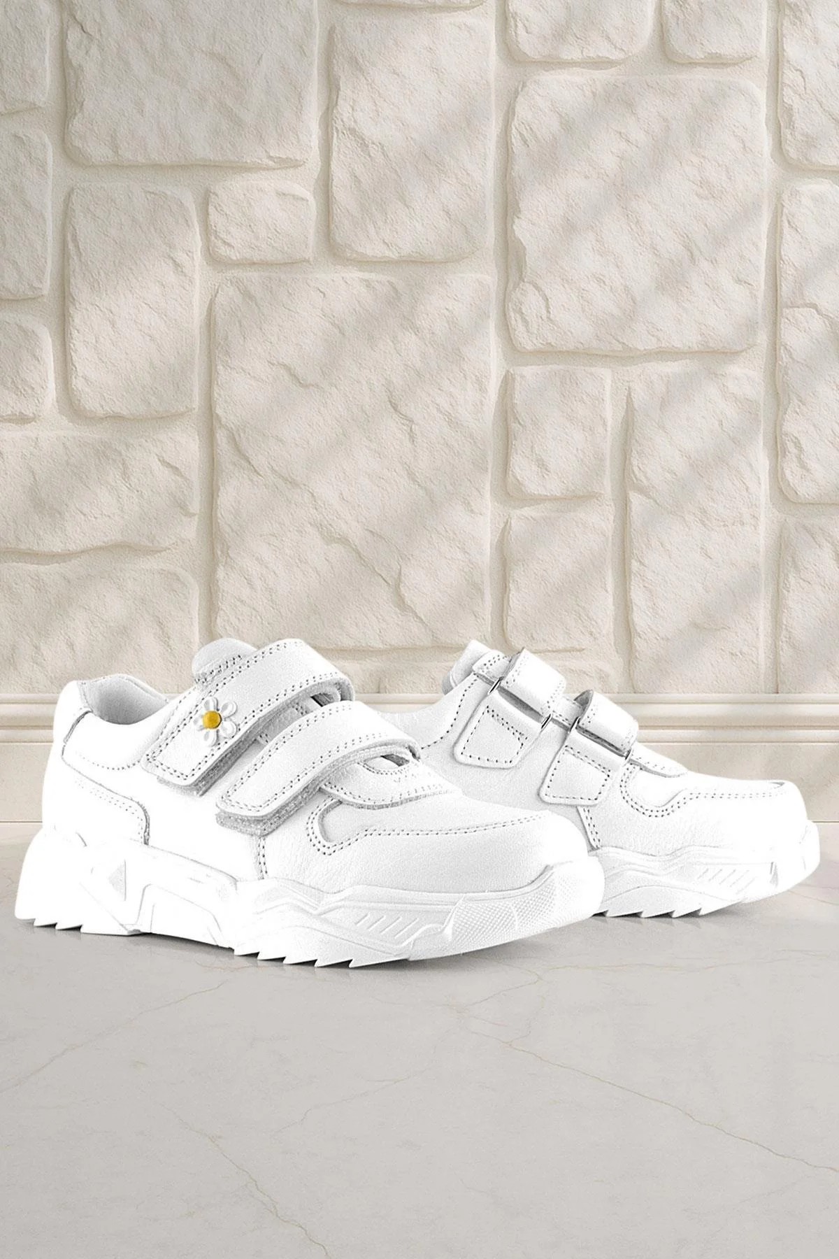 Rakerplus Hakiki Deri Beyaz Papatya Detaylı Kız Çocuk Günlük Ayakkabı