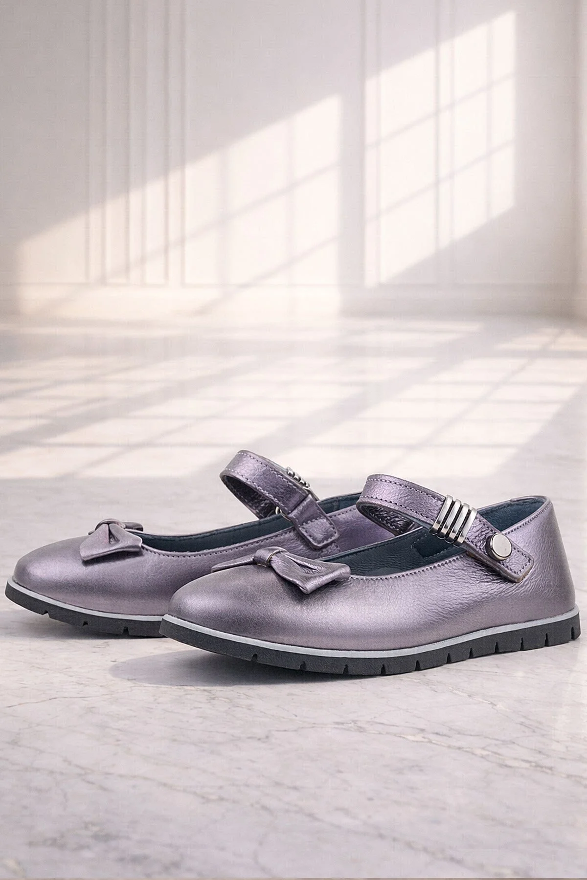 Rakerplus Hakiki Deri Platin Toka Detaylı Cırtlı Kız Çocuk Babet Ayakkabı