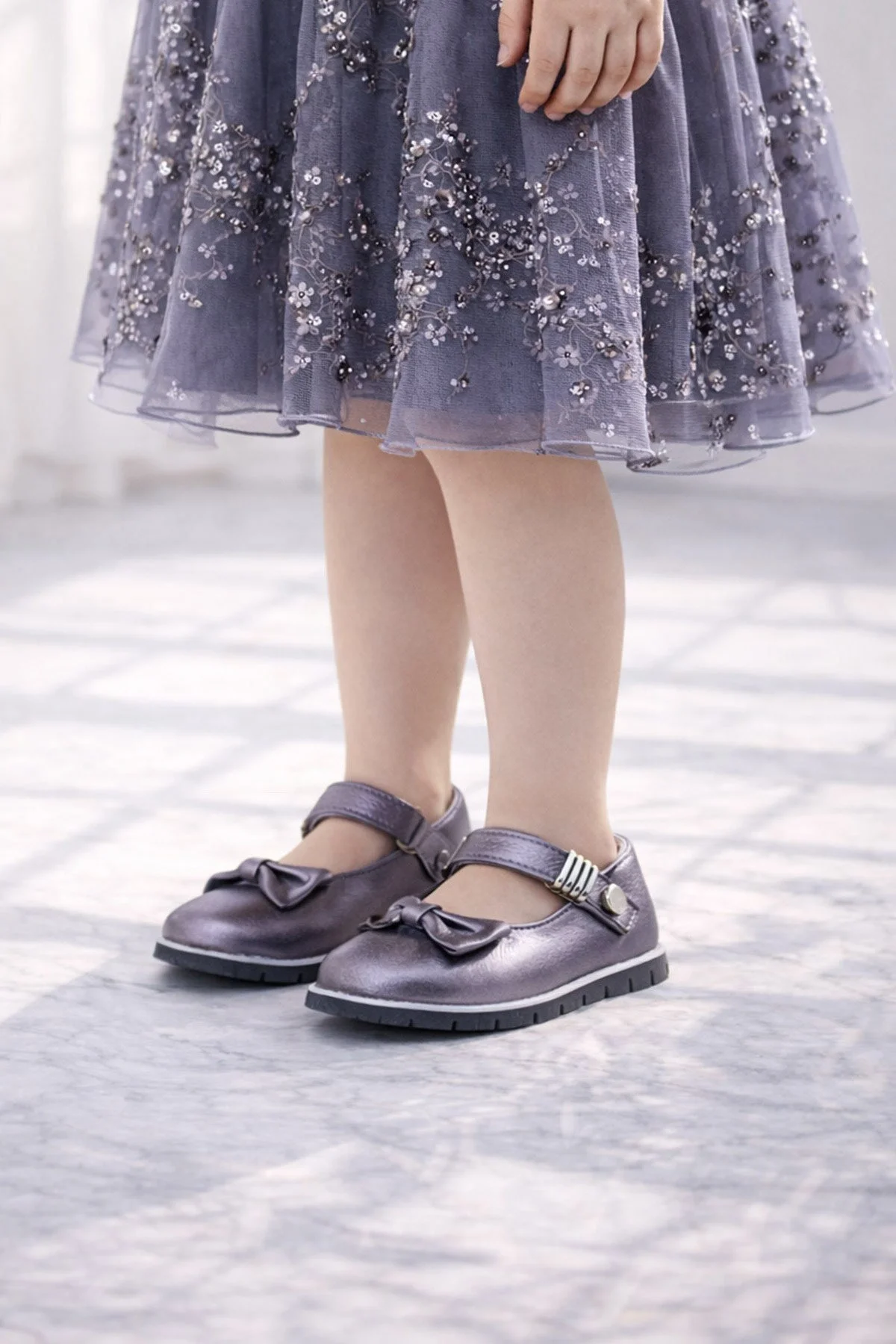 Rakerplus Hakiki Deri Platin Toka Detaylı Cırtlı Kız Çocuk Babet Ayakkabı