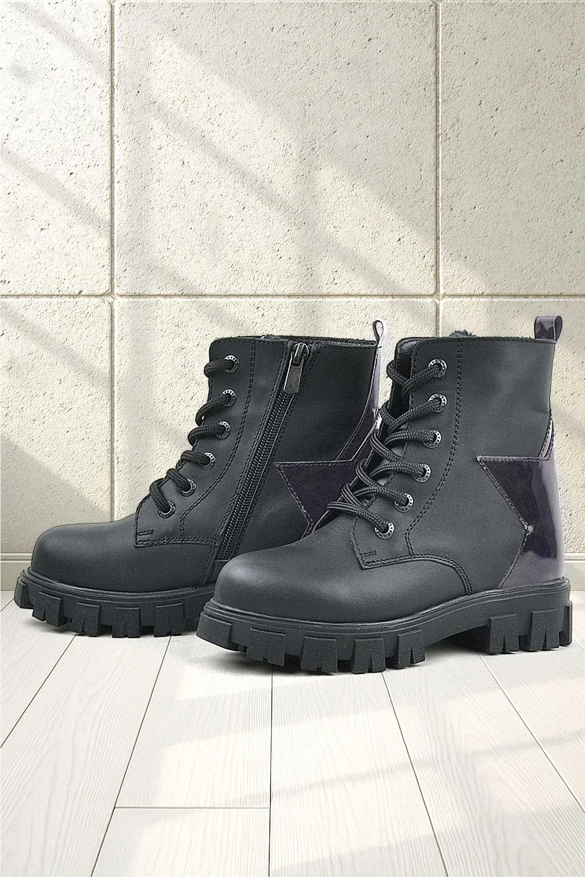 Rakerplus Siyah Hakiki Deri Platin Yıldız Detaylı Kız Çocuk Bot