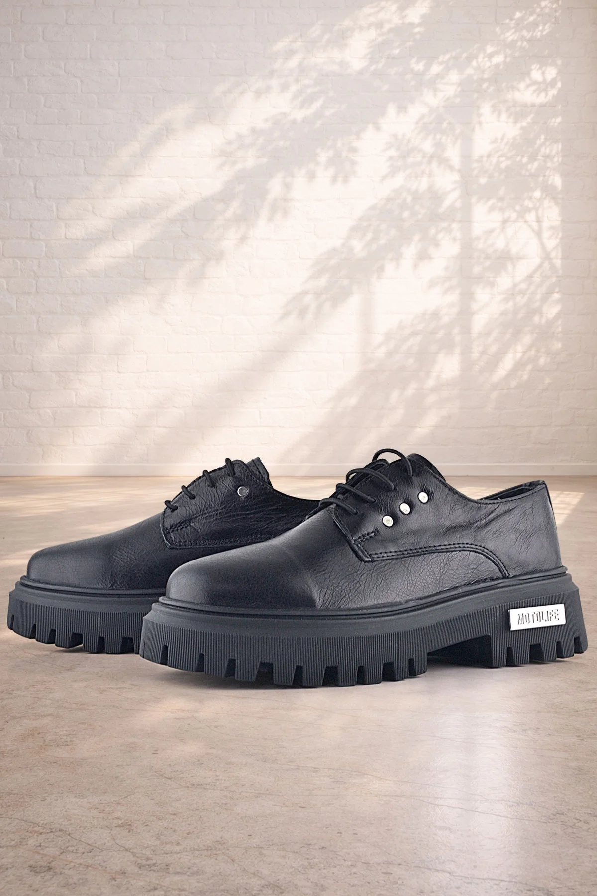 Rakerplus Siyah Kırışık Hakiki Deri Bağcıklı Metal Detaylı GünlükOxford Ayakkabı