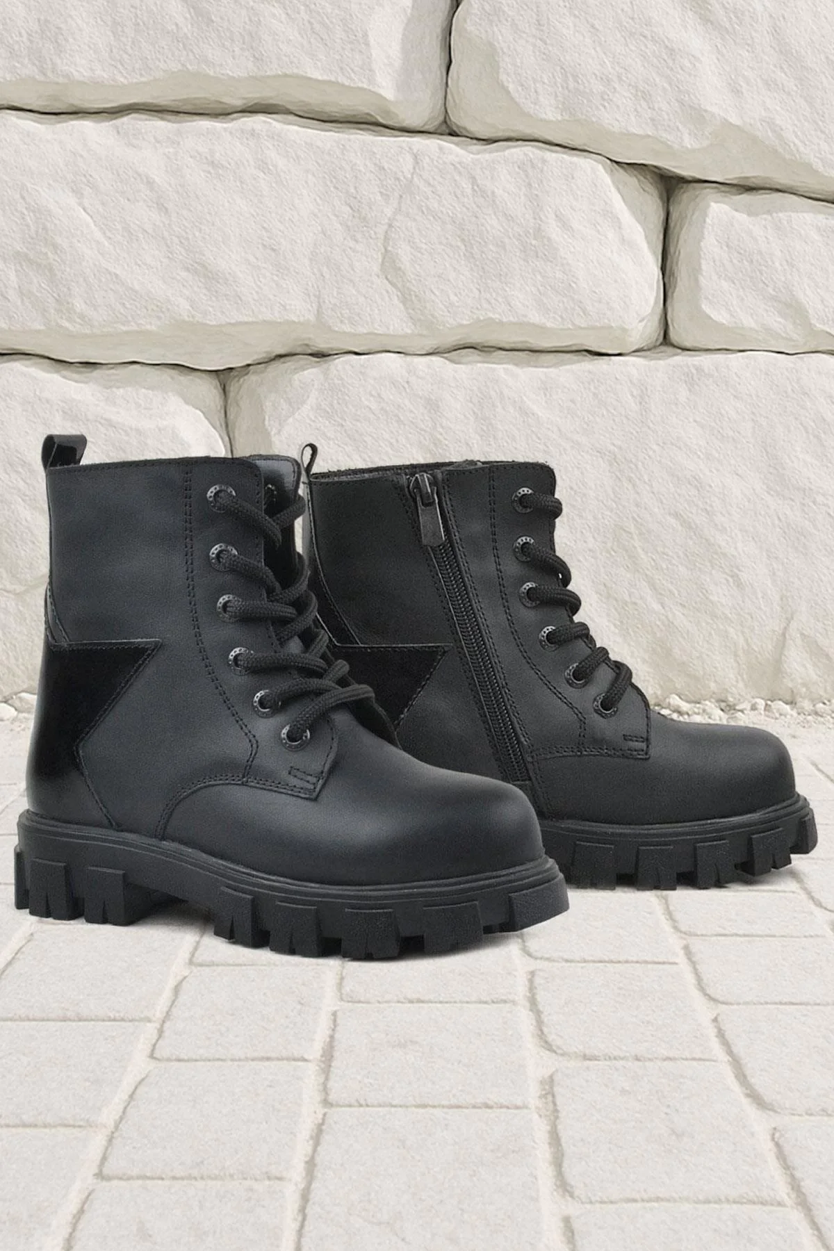 Rakerplus Siyah Yıldız Detaylı Kız Çocuk Bot