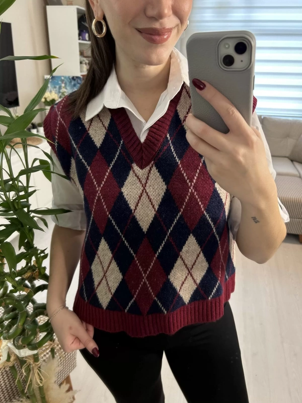 Ekose Desenli V Yaka Triko Süveter