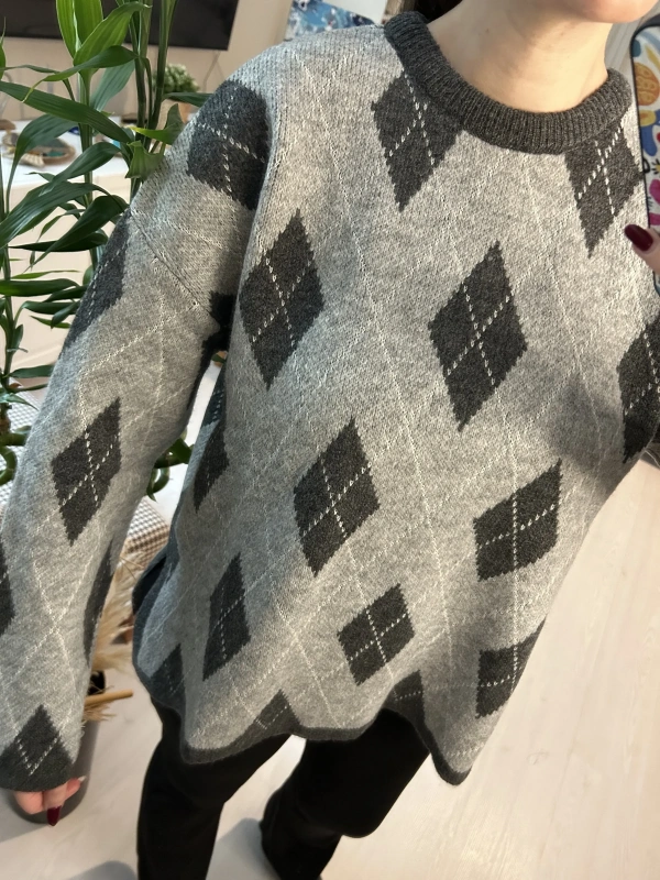 Gri Siyah Baklava Desenli Oversize Triko Kazak