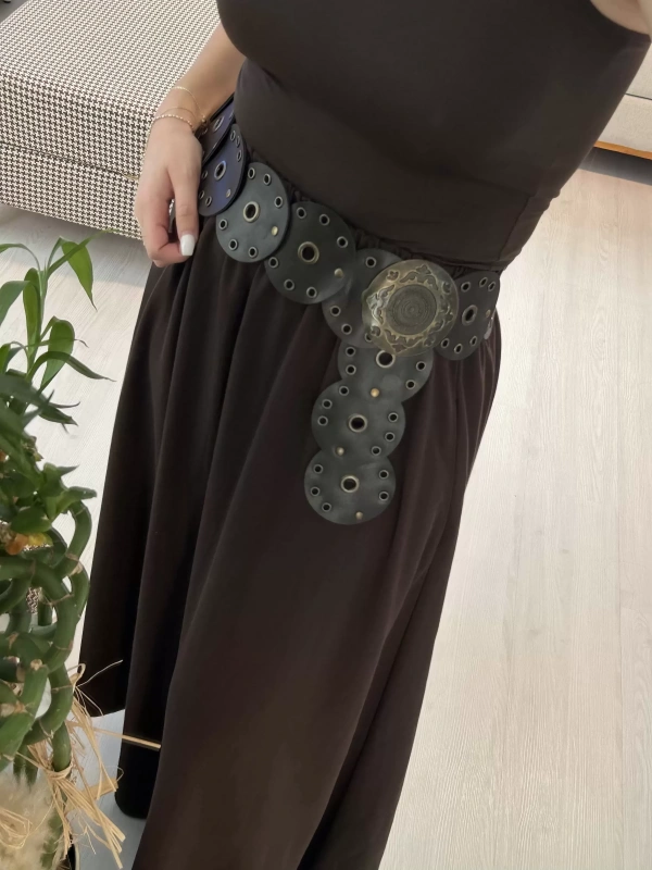 Metal Tokalı Delikli Kahverengi Kemer