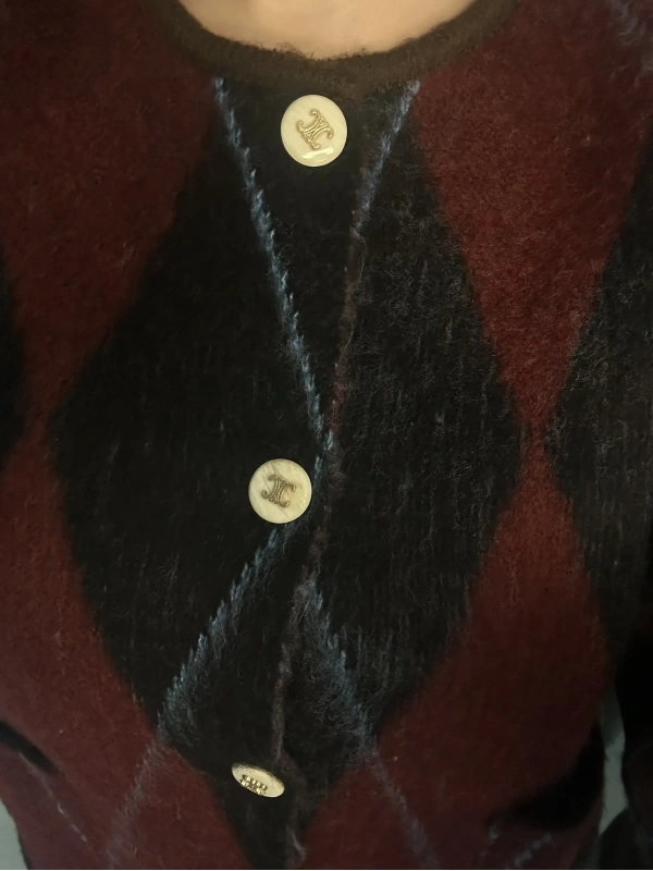 Bordo Siyah Baklava Desenli Gold Düğmeli Yumoş Hırka