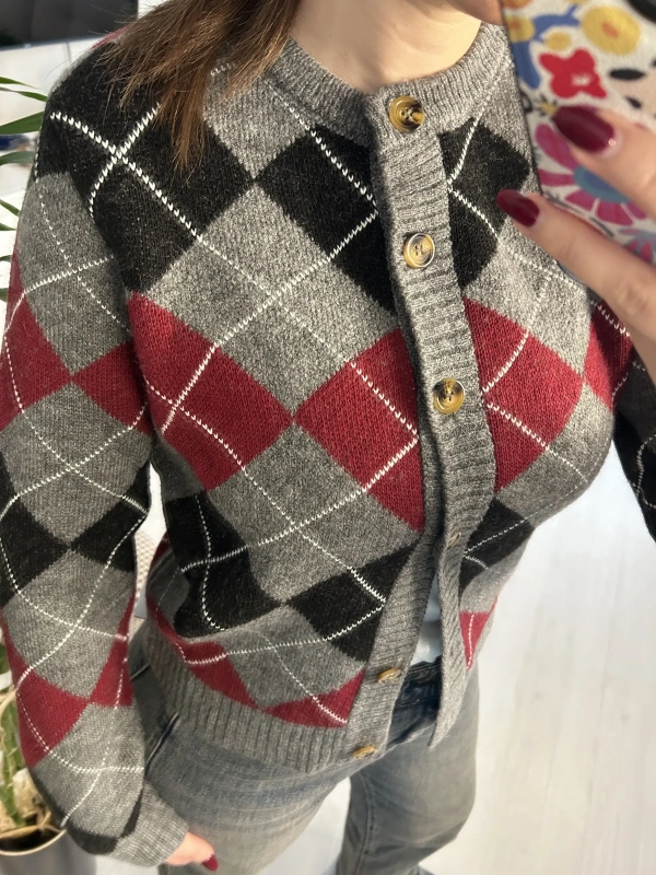 Gri Bordo Siyah Baklava Desenli Düğmeli Triko Hırka