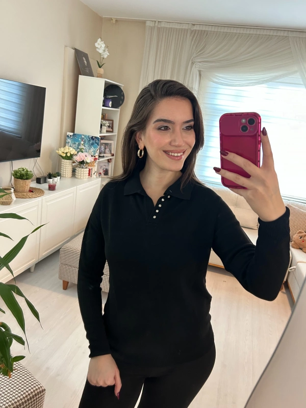 Siyah Polo Yaka Düğme Detaylı Kadın Bluz