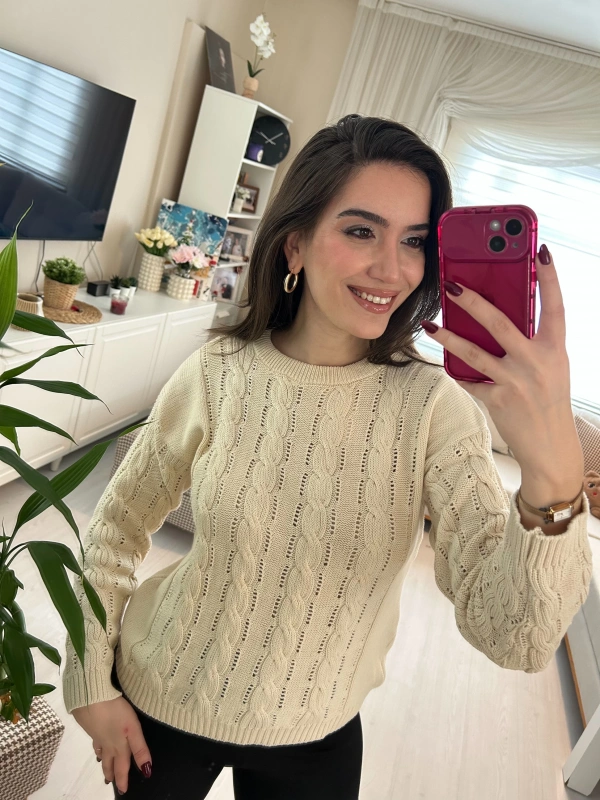 Krem Örgü Desenli Kadın Triko Kazak
