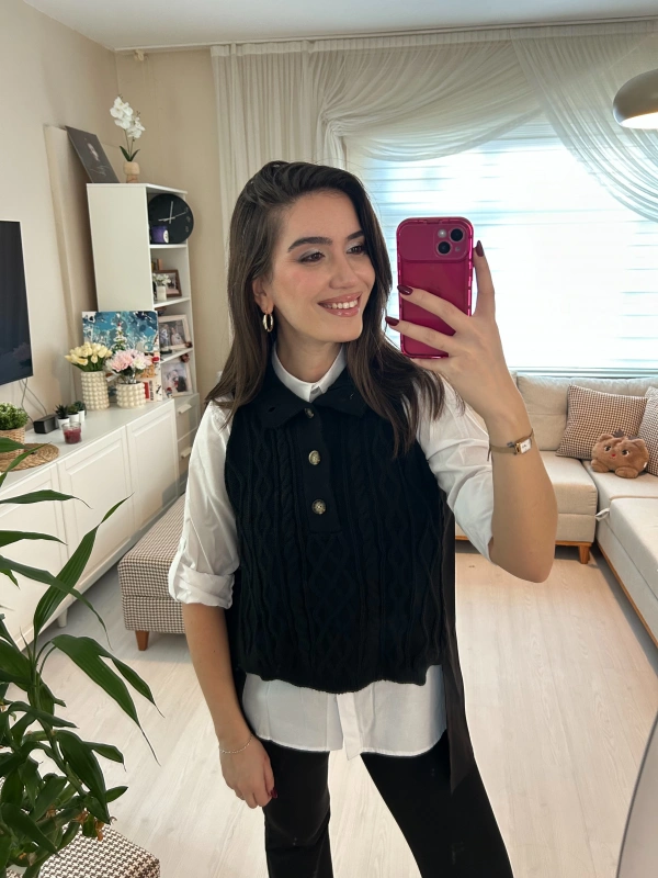 Siyah Düğme Detaylı Triko Kadın Yelek