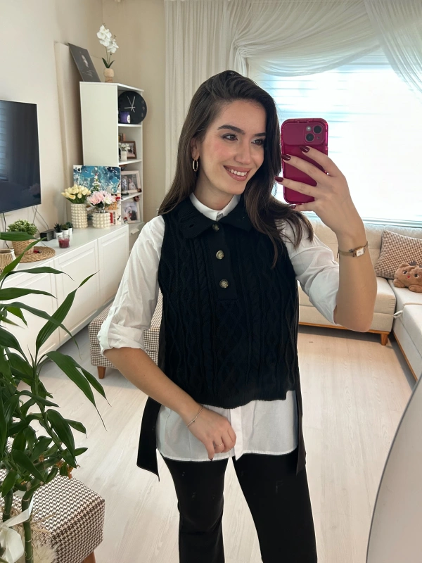 Siyah Düğme Detaylı Triko Kadın Yelek