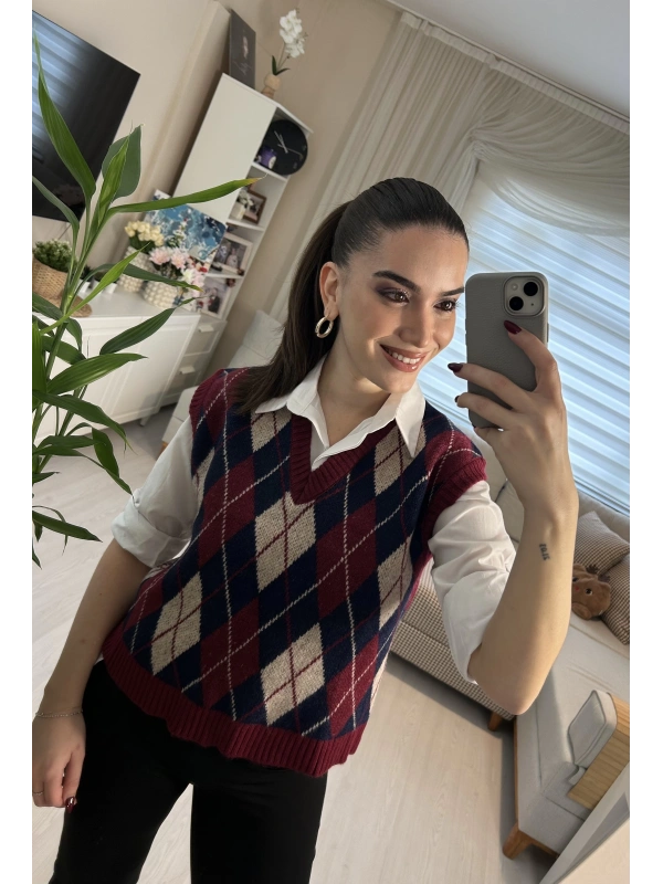 Ekose Desenli V Yaka Triko Süveter