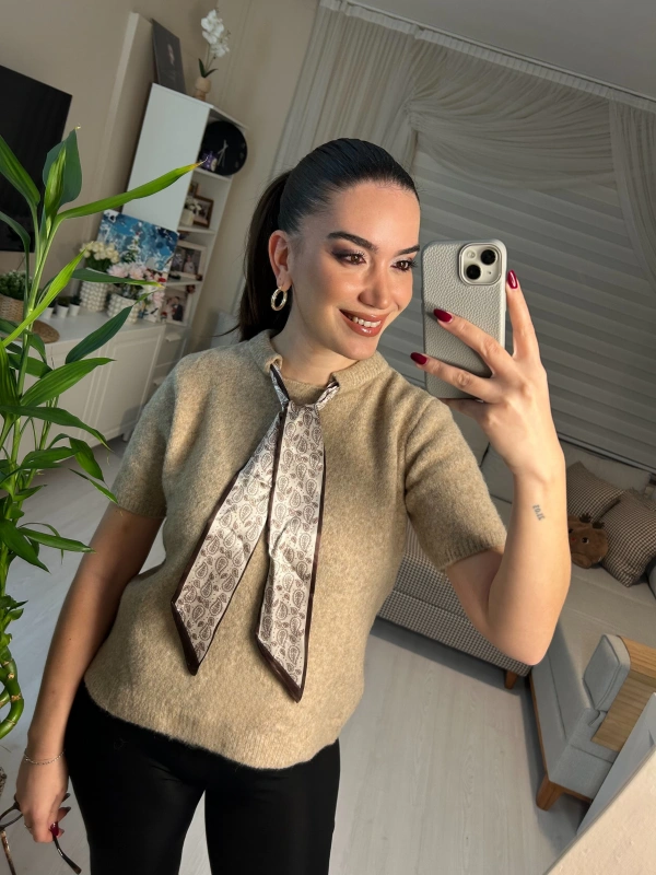 Bej Kısa Kollu Yün Karışımlı Bluz Şal Detaylı