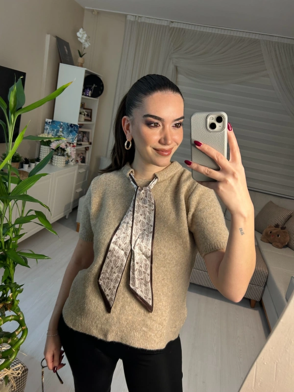 Bej Kısa Kollu Yün Karışımlı Bluz Şal Detaylı