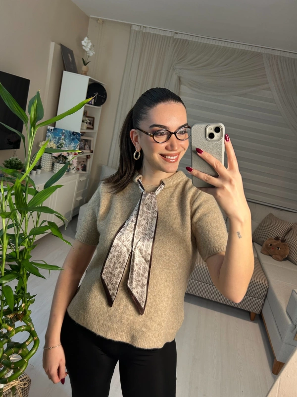 Bej Kısa Kollu Yün Karışımlı Bluz Şal Detaylı