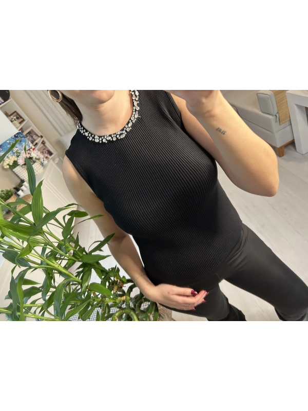 Taş Detaylı Ribanalı Siyah Bluz