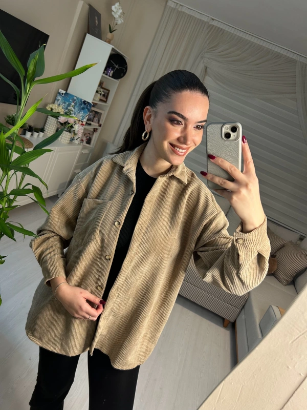 Bej Kadife Dokulu Oversize Gömlek