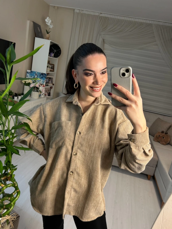 Bej Kadife Dokulu Oversize Gömlek