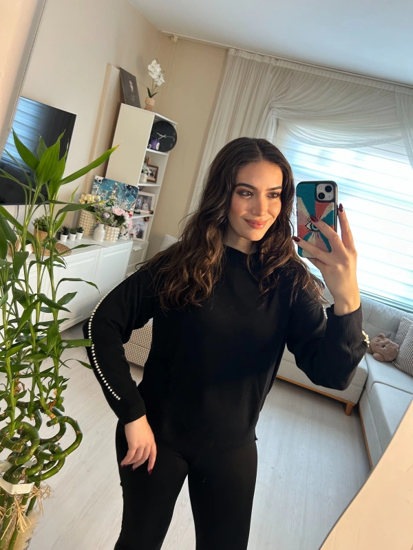 İnci Detaylı Siyah Triko Kazak