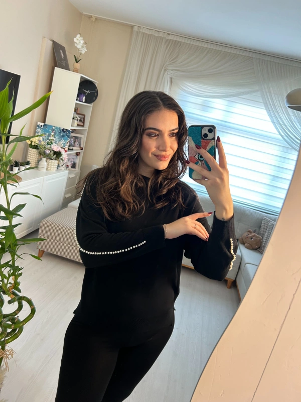 İnci Detaylı Siyah Triko Kazak