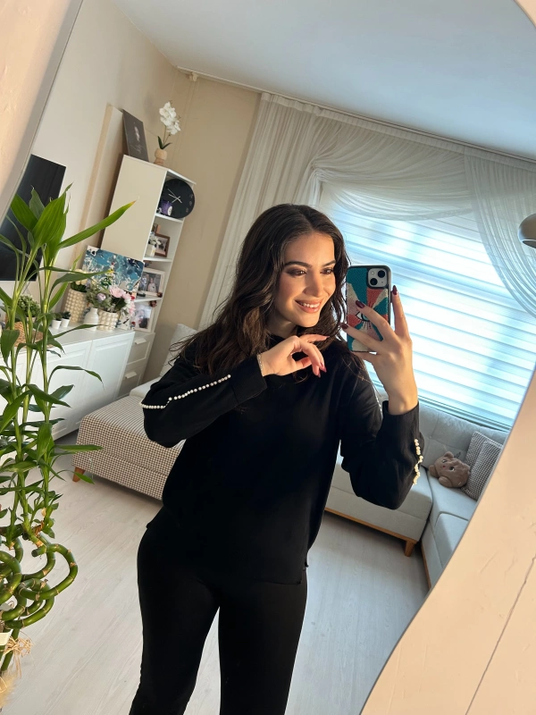 İnci Detaylı Siyah Triko Kazak