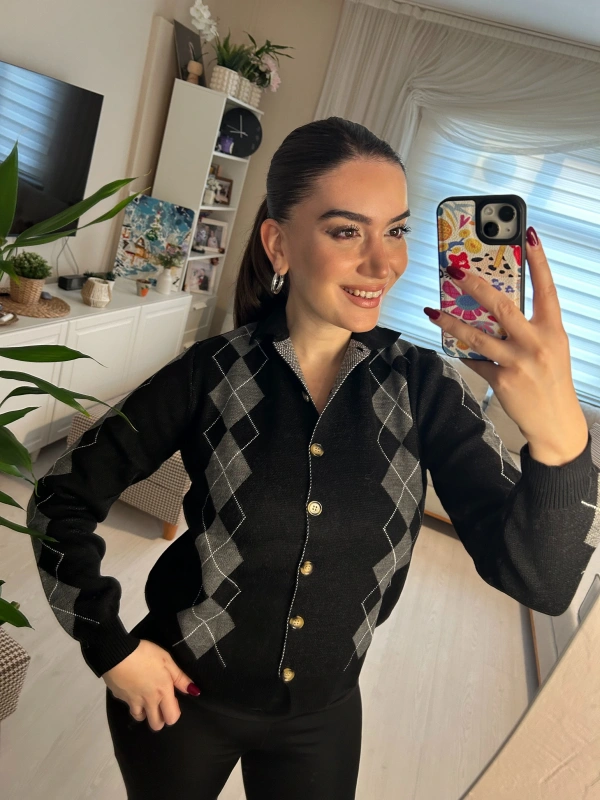 Siyah Gri Baklava Desenli Gömlek Yaka Düğmeli Triko Hırka