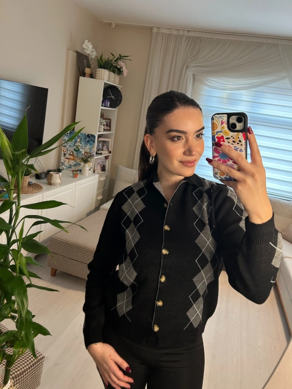 Siyah Gri Baklava Desenli Gömlek Yaka Düğmeli Triko Hırka