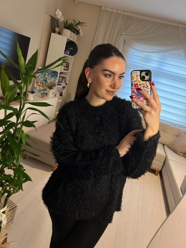 Siyah Sakallı Tüylü Yumuşak Triko Kazak