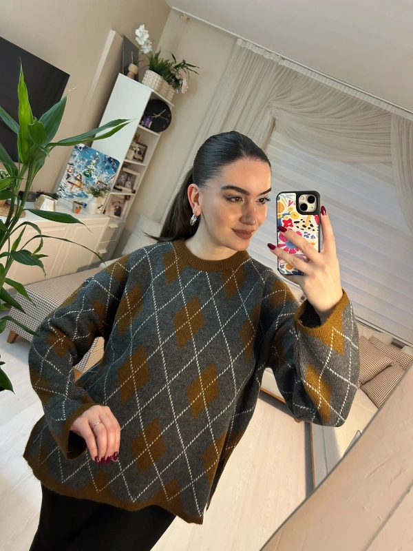 Kahve Gri Baklava Desenli Oversize Triko Kazak