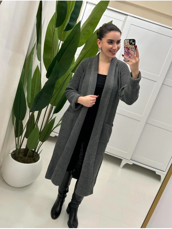 Gri Uzun Cep Detaylı Örgü Hırka
