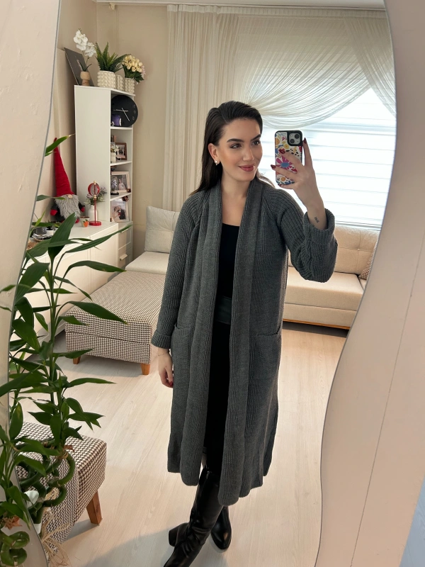 Gri Uzun Cep Detaylı Örgü Hırka