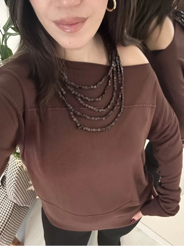 Kahverengi Omzu Açık Detaylı Kadın Sweatshirt