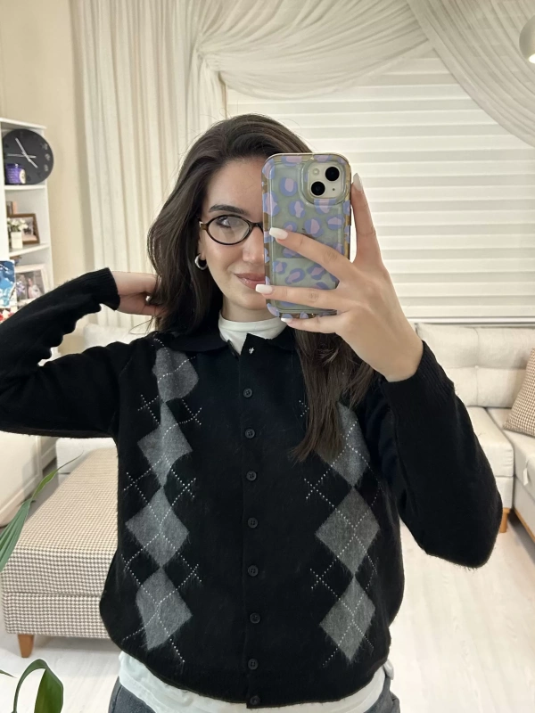 Siyah Ekose Desenli Triko Hırka