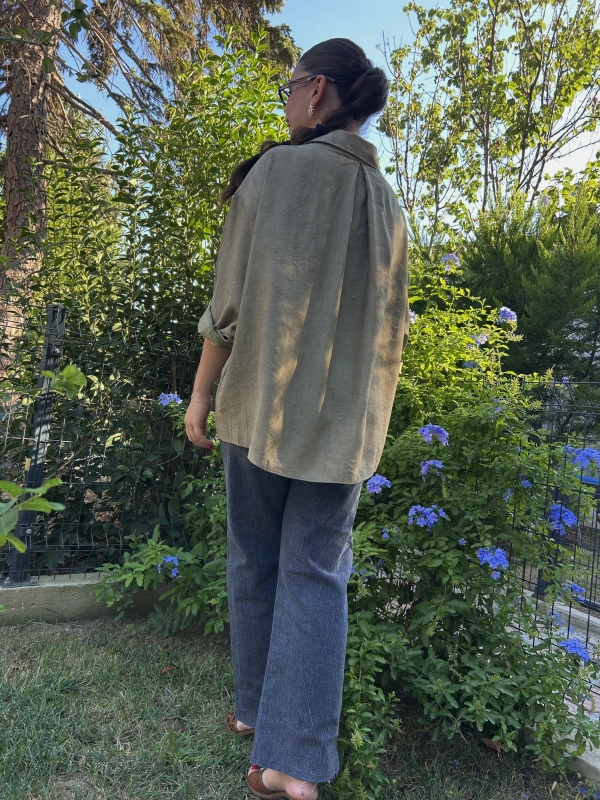 Oversize Hakim Yaka Cep Detaylı Kadın Gömlek – Haki
