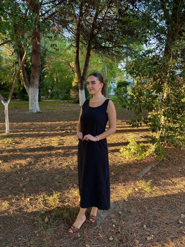 Kadın Siyah Midi Elbise