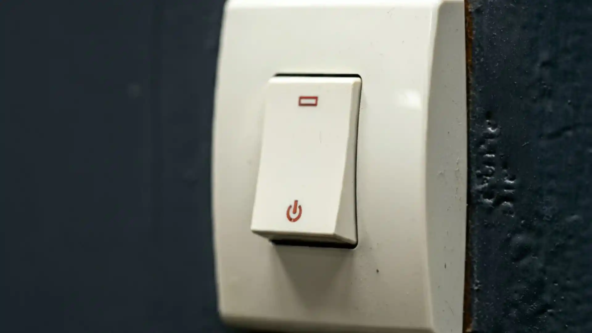 Elektrik Düğmeleri Nasıl Takılır?