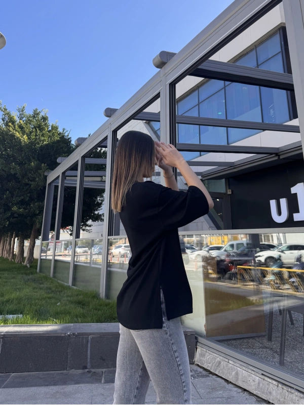 Soft Street Siyah Basic Yırtmaçlı Tshirt