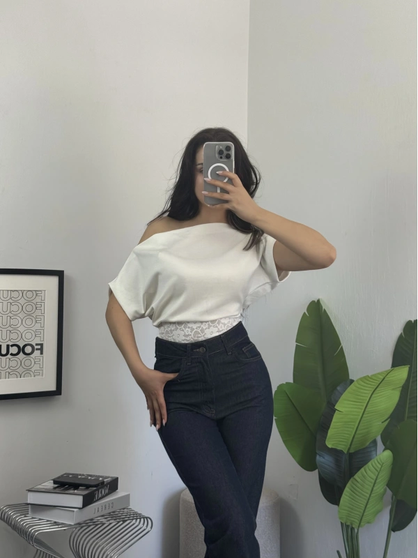 Düşük Omuz Dantelli Bluz Beyaz