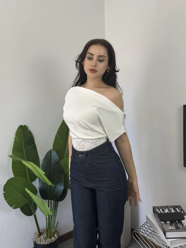 Düşük Omuz Dantelli Bluz Beyaz
