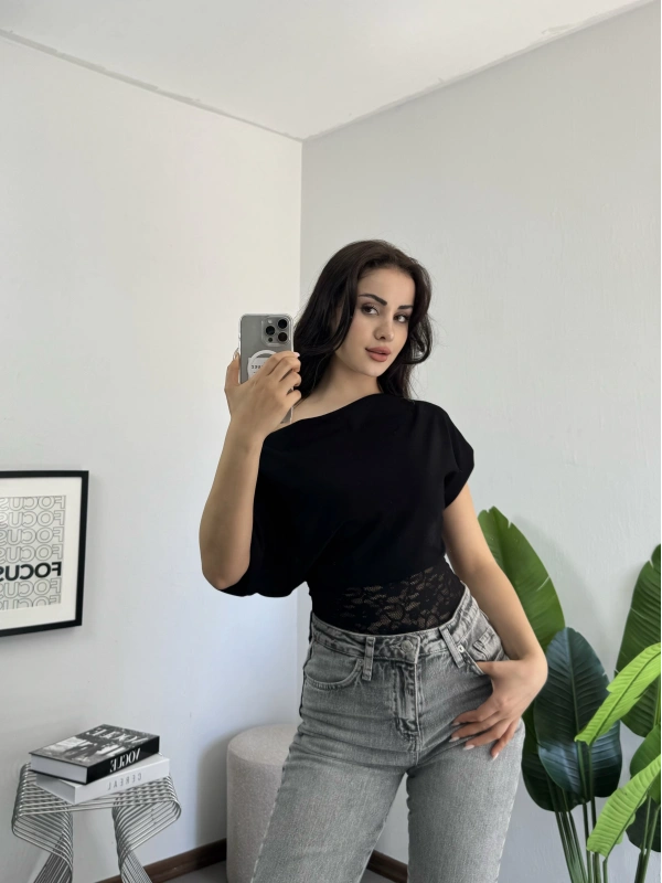Düşük Omuz Dantelli Bluz Siyah