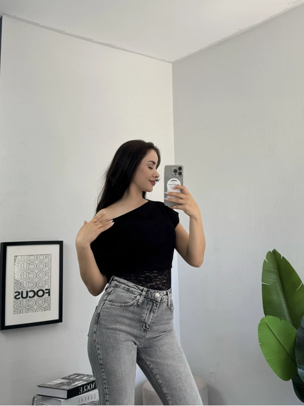 Düşük Omuz Dantelli Bluz Siyah