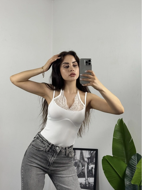 Dantel Bağlamalı Bodysuit Beyaz