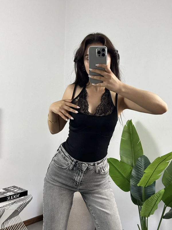 Dantel Bağlamalı Bodysuit Siyah